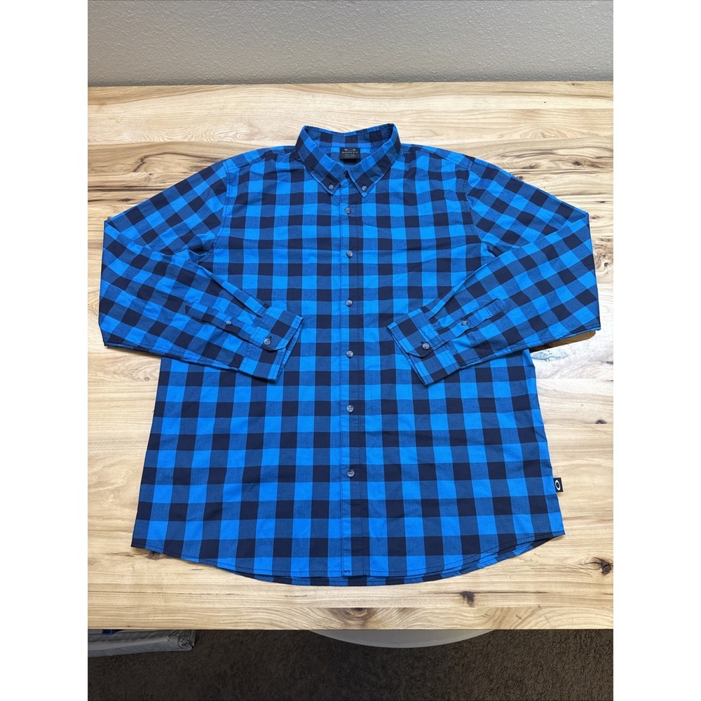 Oakley Shirt Mens XL Blue Black Plaid Long Sleeve Button Up Casual Comfort